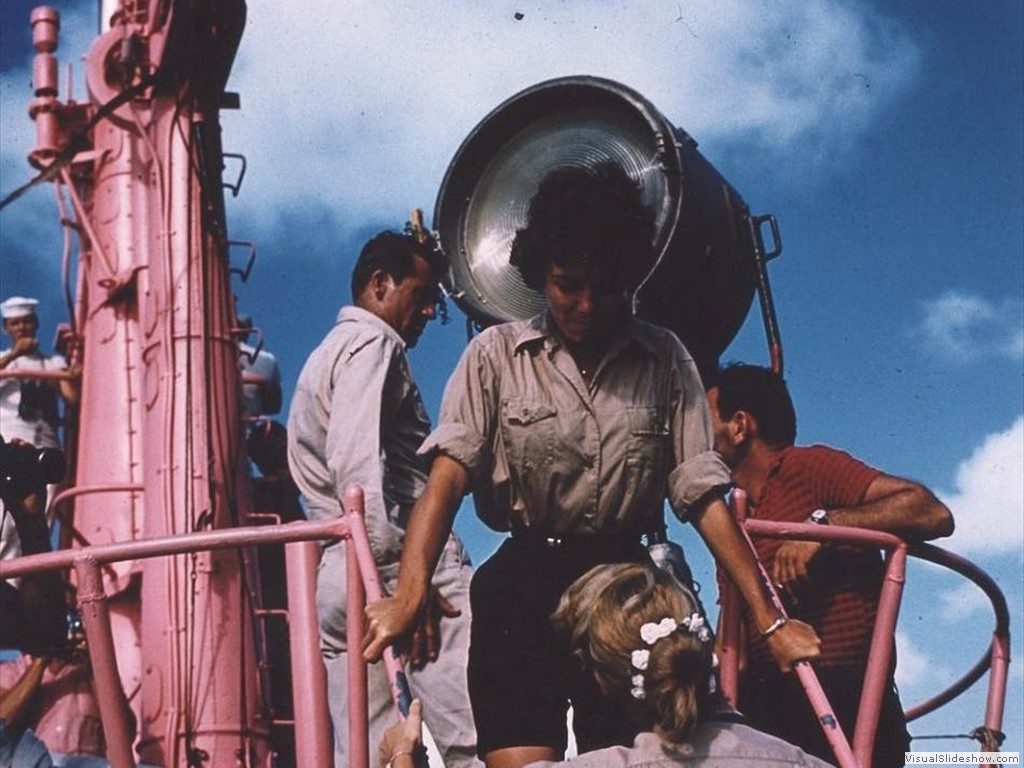USS Balao (SS-285) Painted pink-3